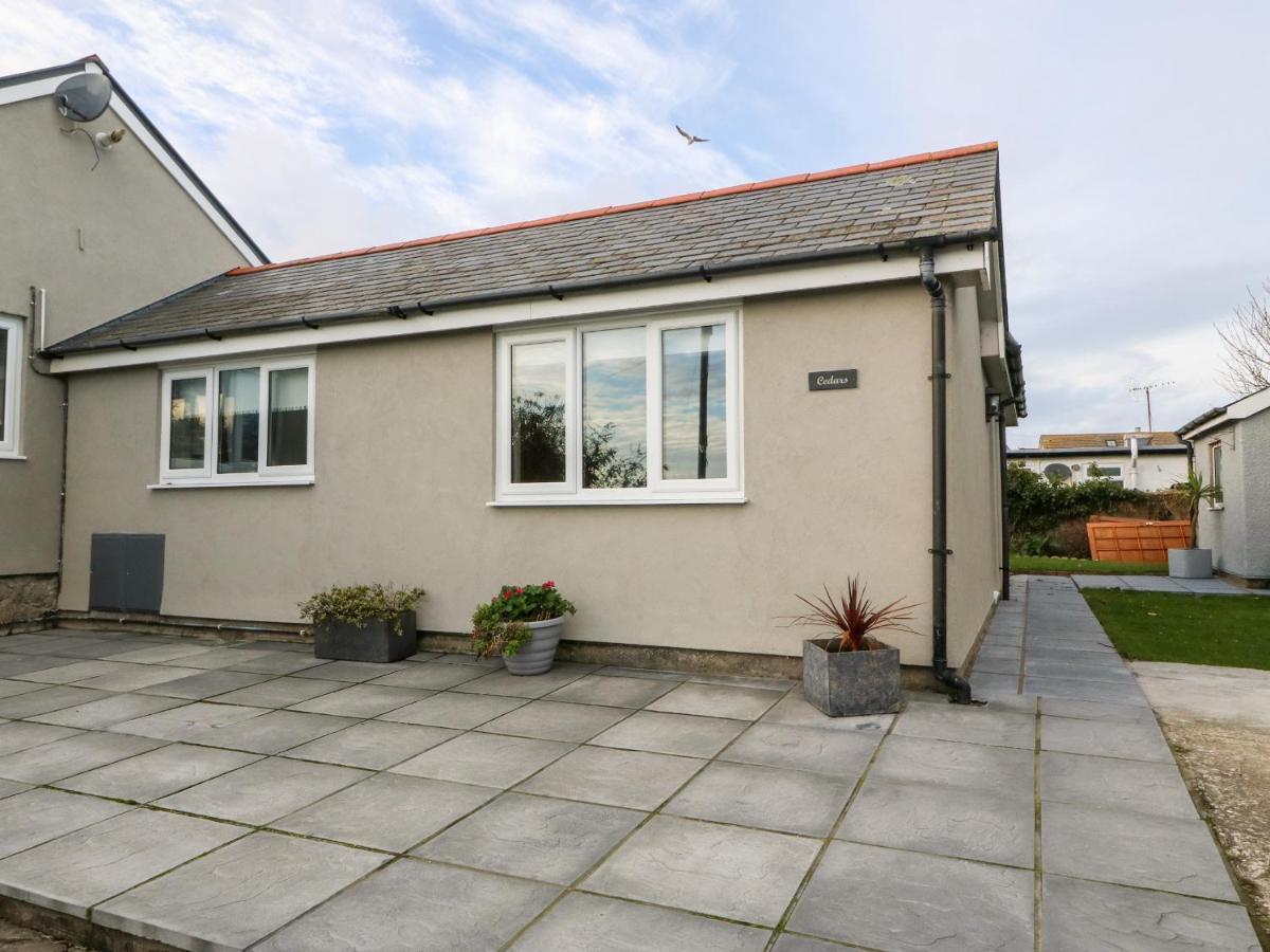 Cedars Holyhead Exterior foto